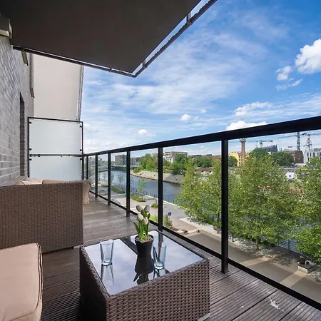Modern With Parking And River View In By Renters Wrocław