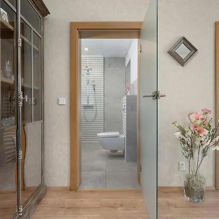 Modern With Parking And River View In By Renters Wrocław
