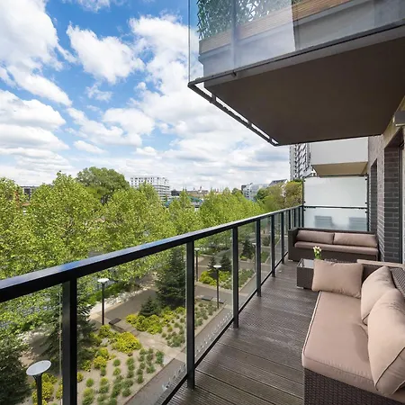 Modern With Parking And River View In By Renters Apartamento
